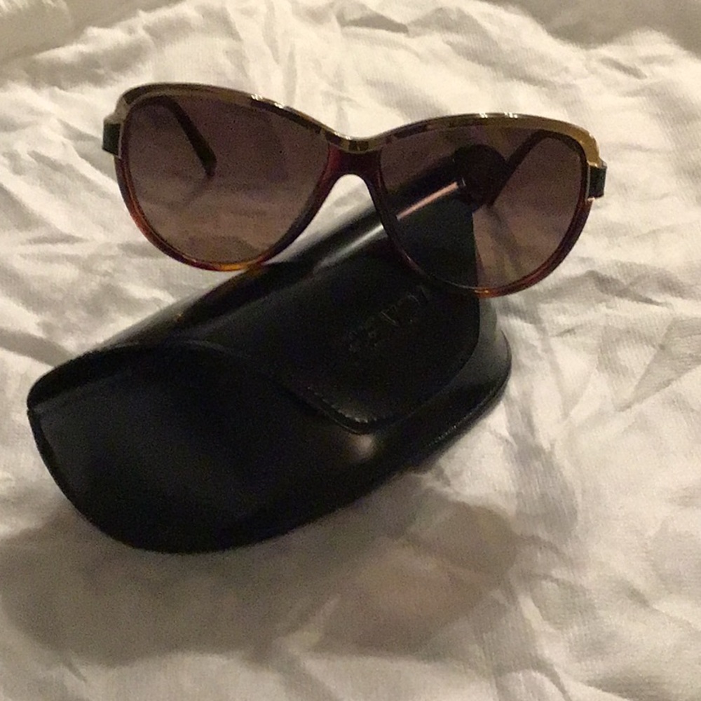 Like new Fendi sunglasses